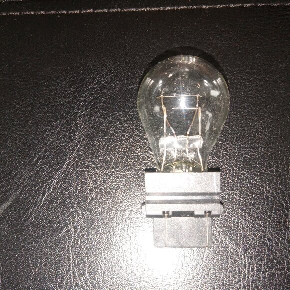 NEW Halogen 3157 Automotive and Lighting Accessories Bulbs - Picture 3 of 7